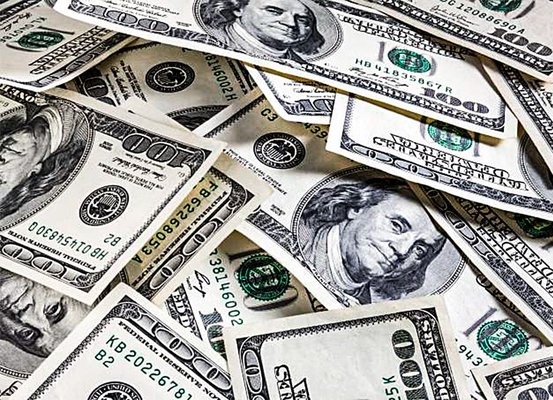 Dólar recua após cessar-fogo entre Irã e Israel e se mantém em queda