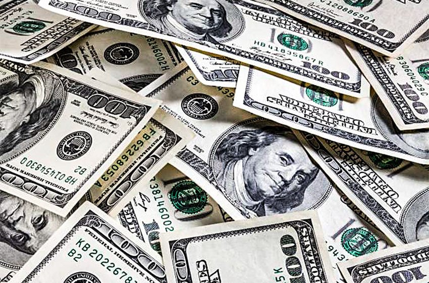 Dólar recua após cessar-fogo entre Irã e Israel e se mantém em queda