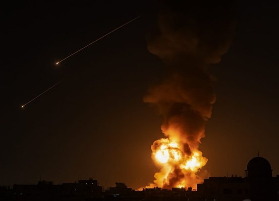 EUA atacam o Irã em ofensiva contra instalações nucleares e aumenta a tensão no Oriente Médio