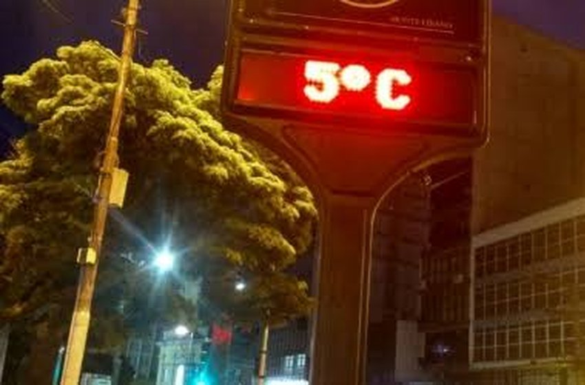 Semana começa com chuva intensa e queda brusca de temperatura
